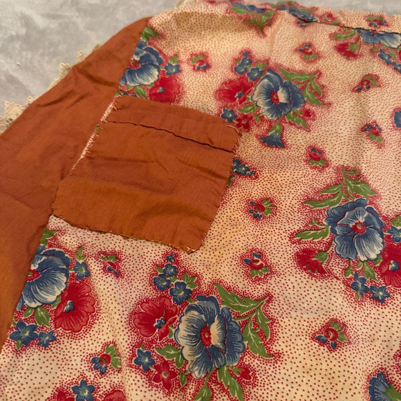 VTG Half Apron Colorful floral 1950s ties as waist Trad wife MCM pocket - Picture 2 of 6